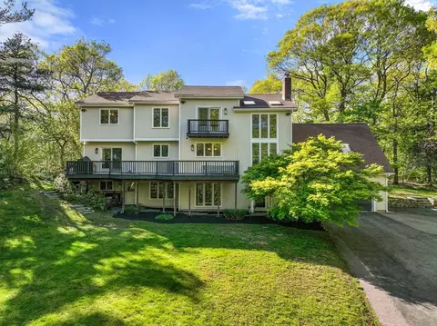 9 Arrowhead Ln, Franklin, MA 02038