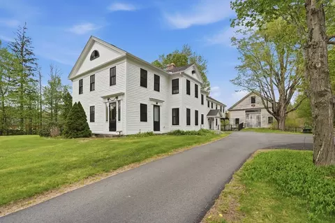26 Main St, Hubbardston, MA 01452
