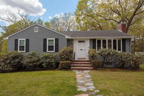 10 Brentwood Dr, Reading, MA 01867