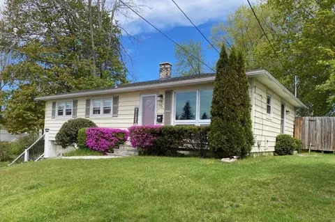 15 Williamsburg St, Pittsfield, MA 01201