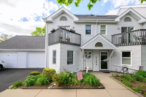 24 School St #A, Hull, MA 02045