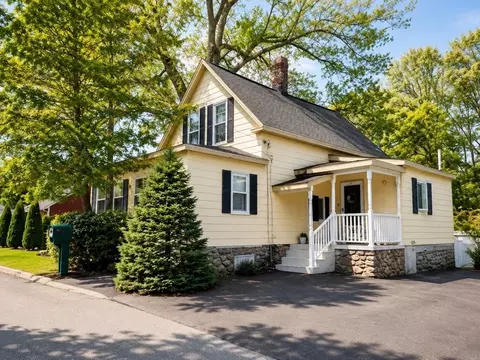 38 Veranda Ave, Tewksbury, MA 01876