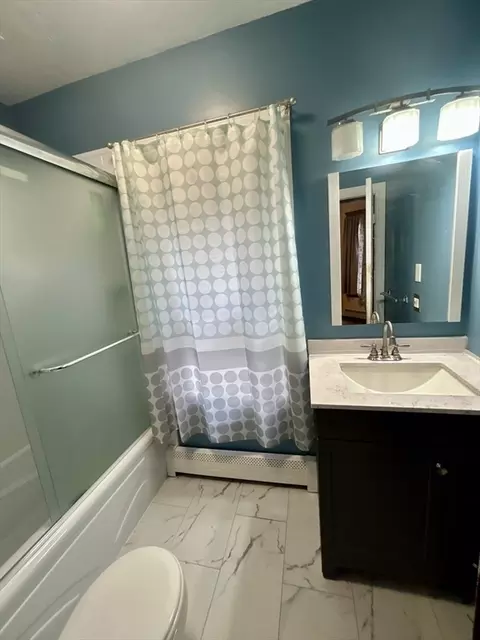 Bath - 3 Gloucester Rd, Worcester, MA 01607 photo 1 of 1