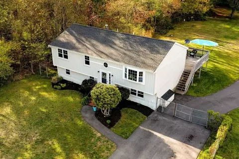 560 Auburn St, Bridgewater, MA 02324