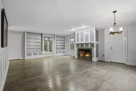 Living - 179 South St, Upton, MA 01568 photo 1 of 6