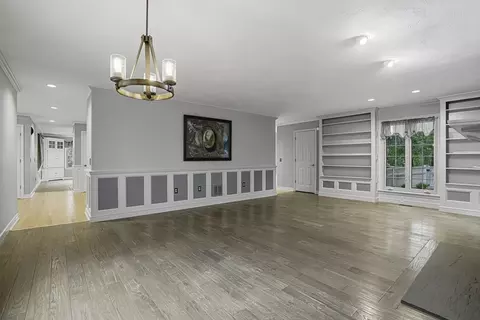 Living - 179 South St, Upton, MA 01568 photo 2 of 6