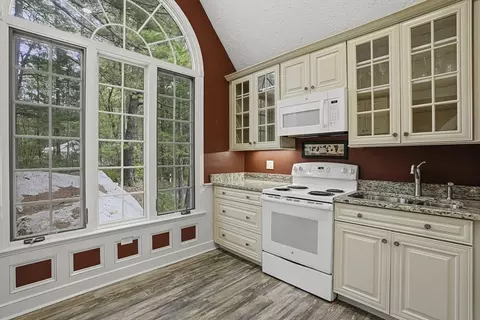 Kitchen - 179 South St, Upton, MA 01568 photo 5 of 5