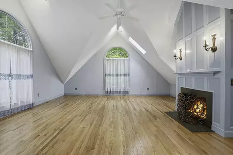 Living - 179 South St, Upton, MA 01568 photo 5 of 6