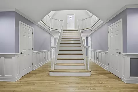 Entry Way - 179 South St, Upton, MA 01568 photo 1 of 3
