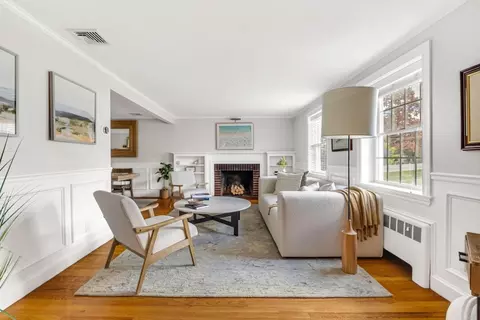 101 Bird St, Needham, MA 02492 photo 4