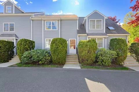 11 Pinecrest Vlg #11, Hopkinton, MA 01748