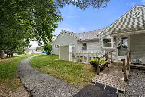 Exterior - 76 Mitchell Dr #76, Chicopee, MA 01022 photo 4 of 8