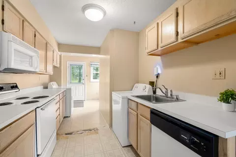 Other - 76 Mitchell Dr #76, Chicopee, MA 01022 photo 4 of 6