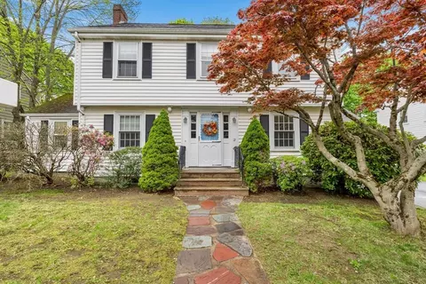 12 Vinewood Rd, Milton, MA 02186