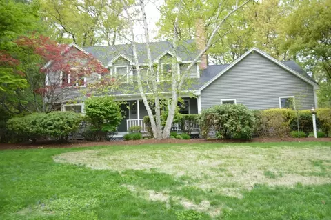 25 Old Wood Rd, North Attleboro, MA 02760