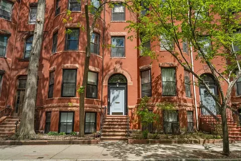 43 Carlton St #2, Brookline, MA 02446