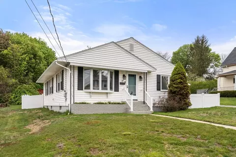 48 Charles St, Gardner, MA 01440