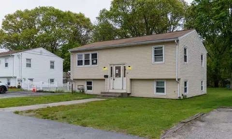 64 Perkins Ave, Cranston, RI 02910