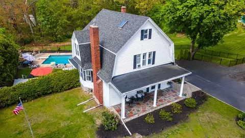 1084 Main St, Leominster, MA 01453