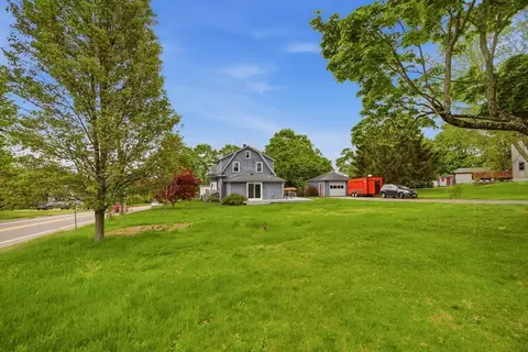 118 Wilbur Ave, Swansea, MA 02777