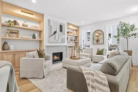 14 Prospect St, Charlestown, MA 02129