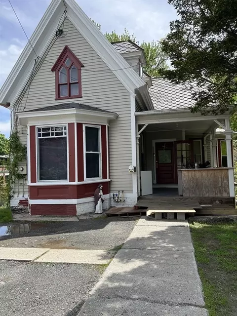 351 Bridge St, Northampton, MA 01060