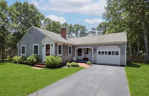 55 Scholl Ave, Yarmouth, MA 02673