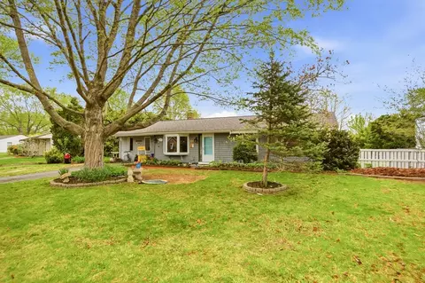 304 Bushee Rd, Swansea, MA 02777