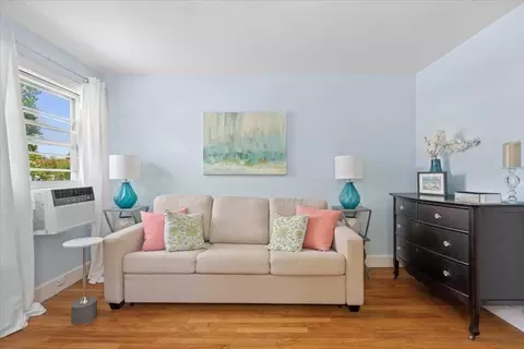 Bedroom - 4 Van St, Worcester, MA 01602 photo 4 of 6