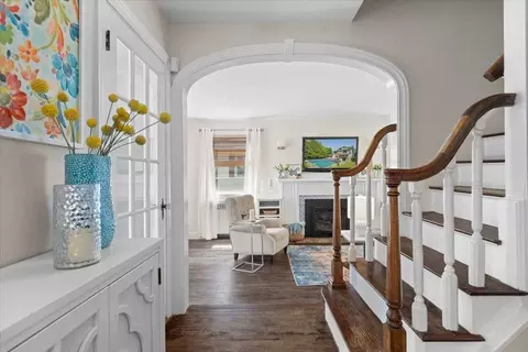Entry Way - 4 Van St, Worcester, MA 01602 photo 2 of 2