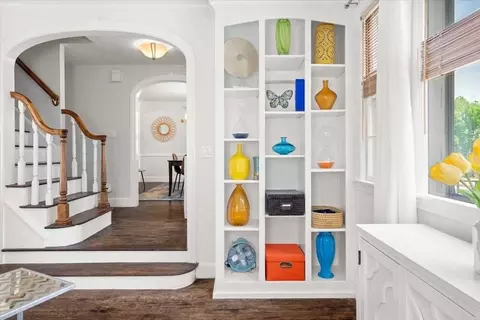 Entry Way - 4 Van St, Worcester, MA 01602 photo 1 of 2