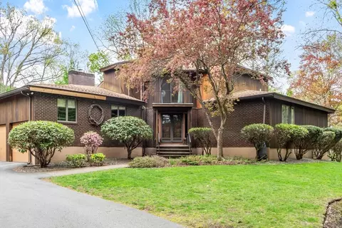 99 Beaver Rd, Reading, MA 01867