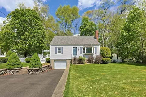 13 Brookside Dr, Foxboro, MA 02035