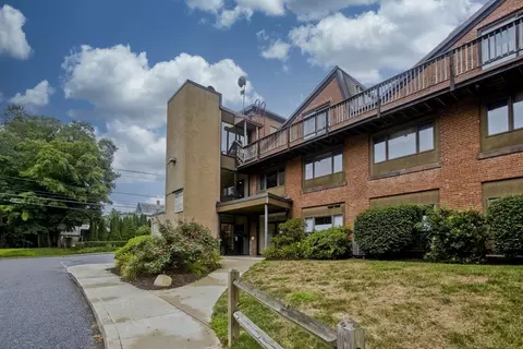 267 Locust St #1A, Northampton, MA 01062