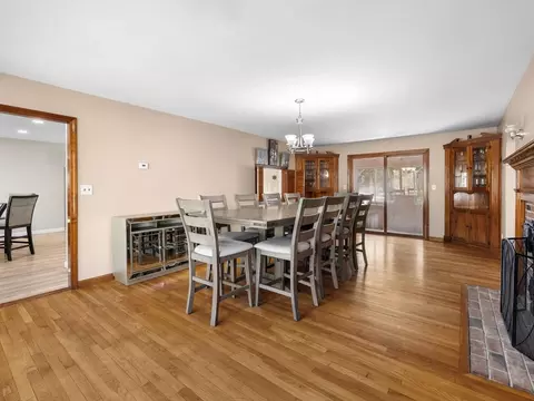 Dining - 549 Main St, Townsend, MA 01474 photo 4 of 4