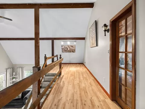 Entry Way - 549 Main St, Townsend, MA 01474 photo 3 of 8