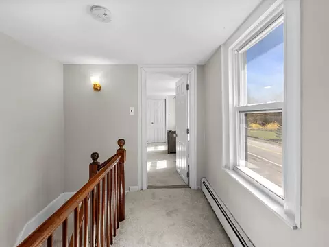 Entry Way - 549 Main St, Townsend, MA 01474 photo 5 of 8