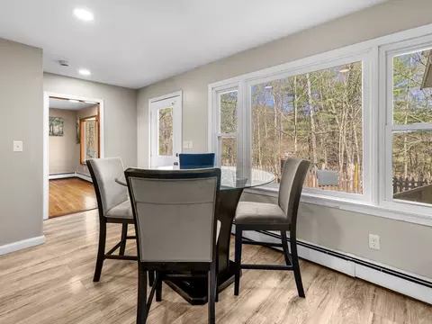 Dining - 549 Main St, Townsend, MA 01474 photo 1 of 4