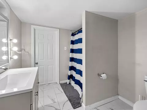 Bath - 549 Main St, Townsend, MA 01474 photo 3 of 3