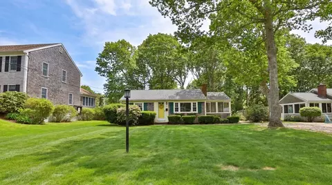 15 Squanto Rd, Yarmouth, MA 02664