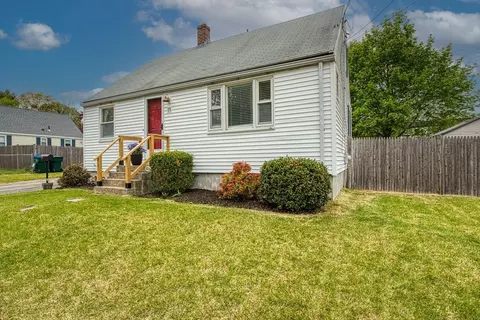 15 Jefferson Rd, Holbrook, MA 02343