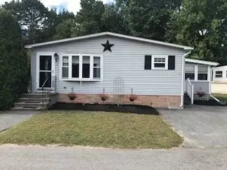 3 Robin Hood Ln #179, Attleboro, MA 02703