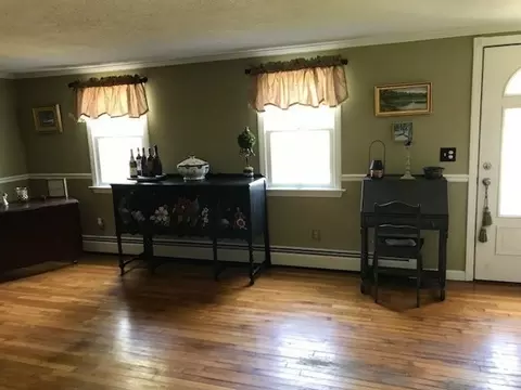 Living - 3 Thoreau Dr, Centerville, MA 02632 photo 1 of 2