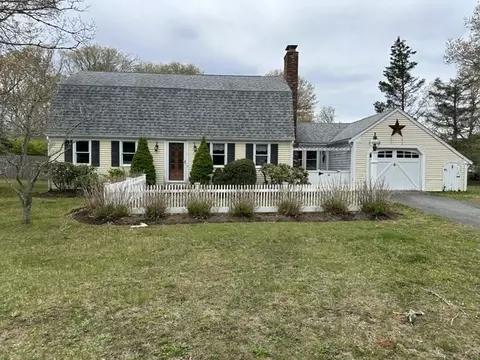 3 Thoreau Dr, Centerville, MA 02632
