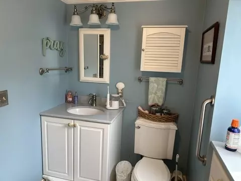 Bath - 3 Thoreau Dr, Centerville, MA 02632 photo 3 of 4
