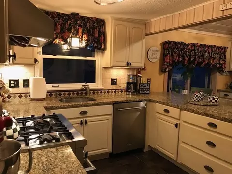 Kitchen - 3 Thoreau Dr, Centerville, MA 02632 photo 3 of 5