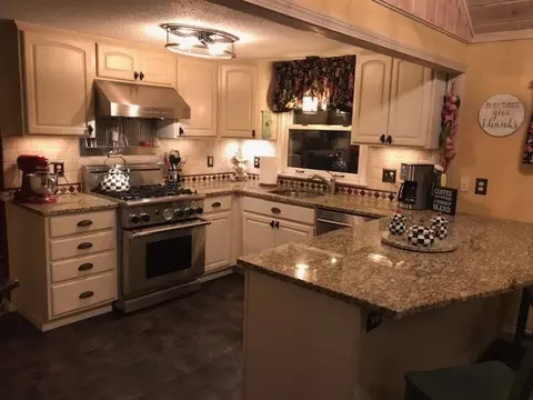 Kitchen - 3 Thoreau Dr, Centerville, MA 02632 photo 4 of 5