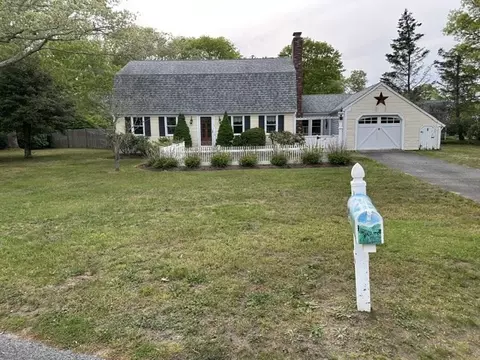 Exterior - 3 Thoreau Dr, Centerville, MA 02632 photo 5 of 6