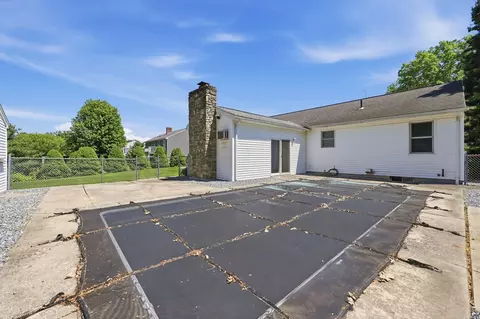 Exterior - 30 Jesse Rd, Dudley, MA 01571 photo 2 of 6