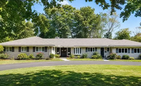 146 Wheel Meadow Dr, Longmeadow, MA 01106